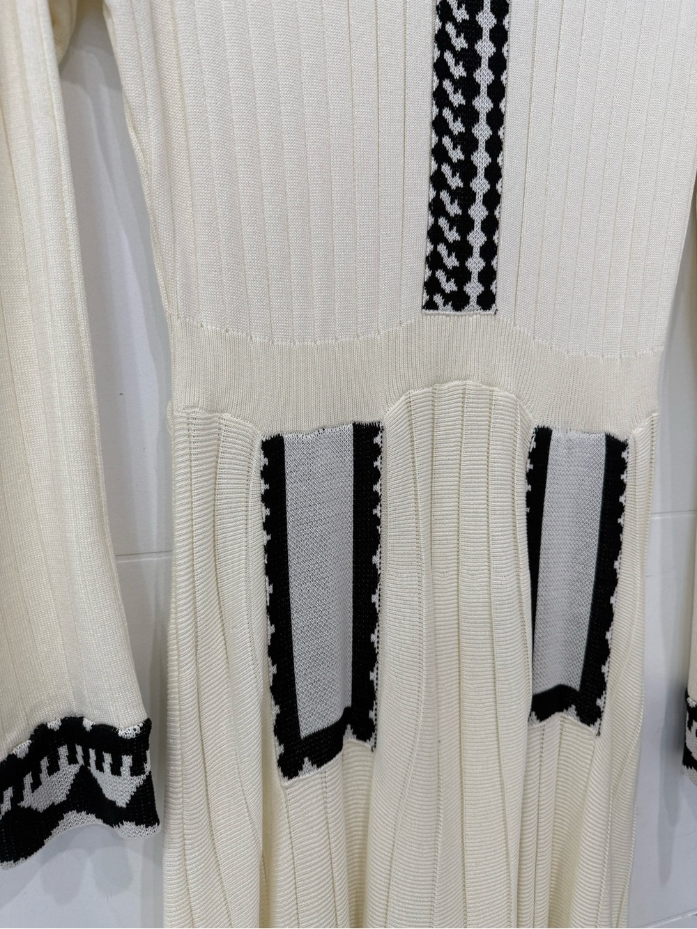 Cream Maxi Dress with Black Trim and Scallop Details - Picture 6 of 8